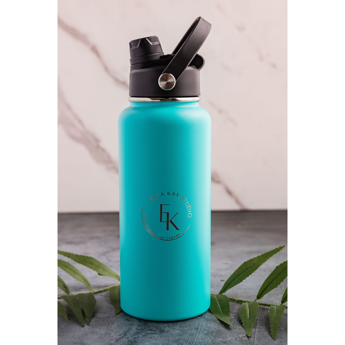 Personalized 32oz Hydro Water Bottle - Ella Kay Studio