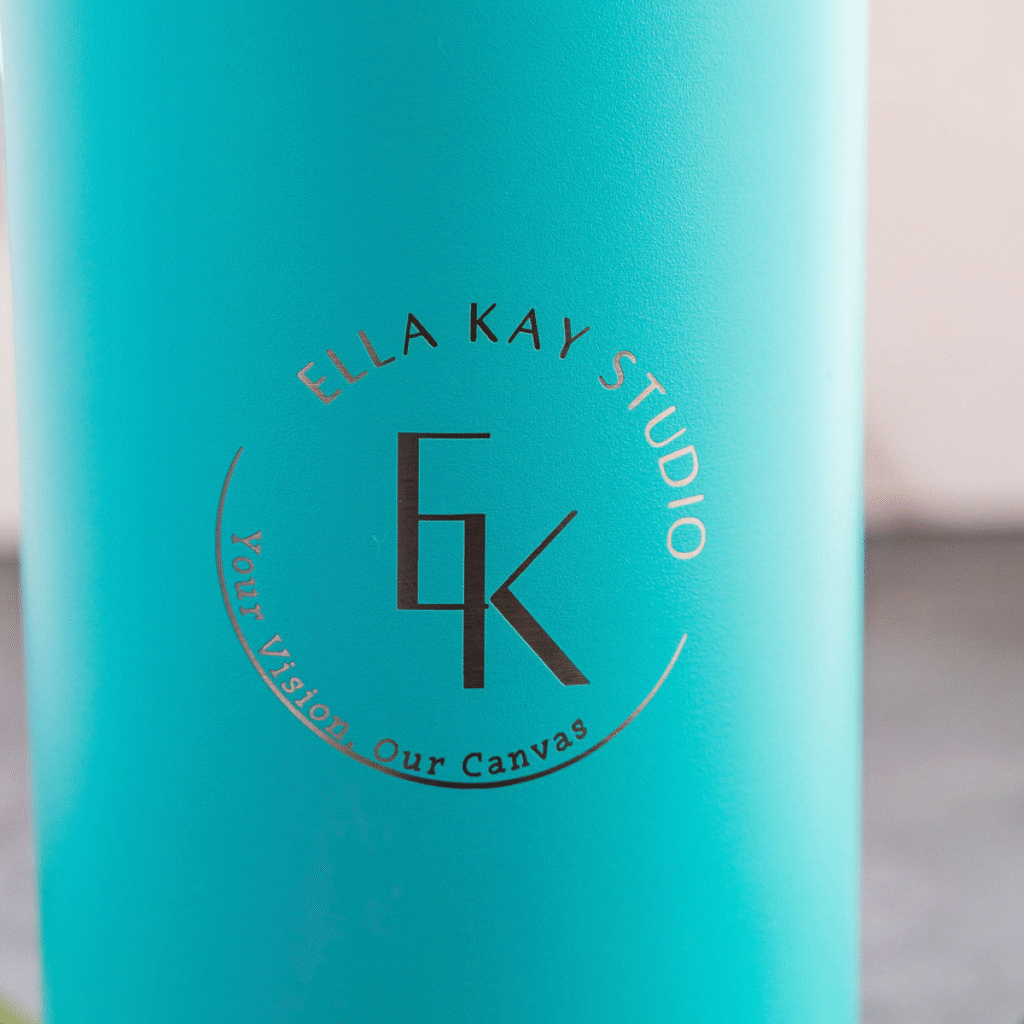 Personalized 32oz Hydro Water Bottle - Ella Kay Studio